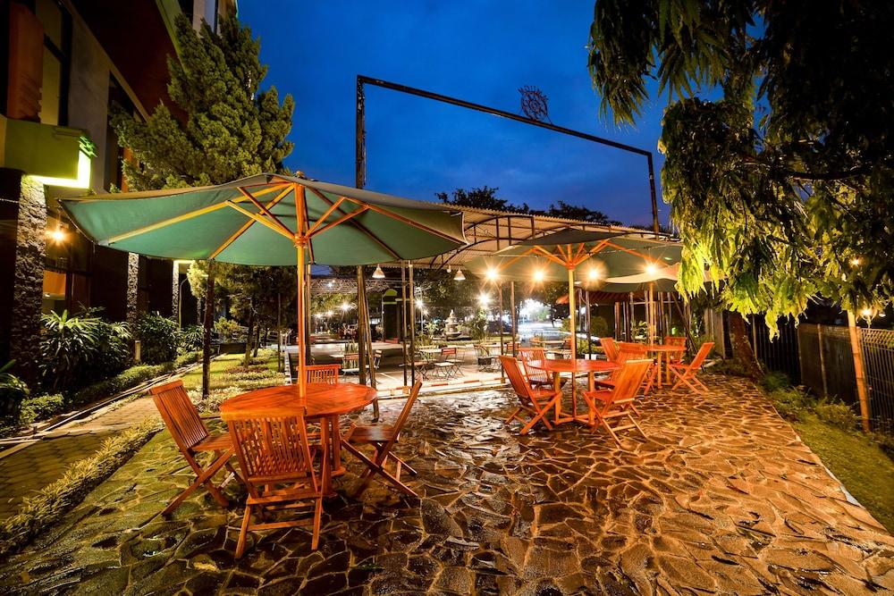 Mmugm Hotel Pakualaman Екстериор снимка