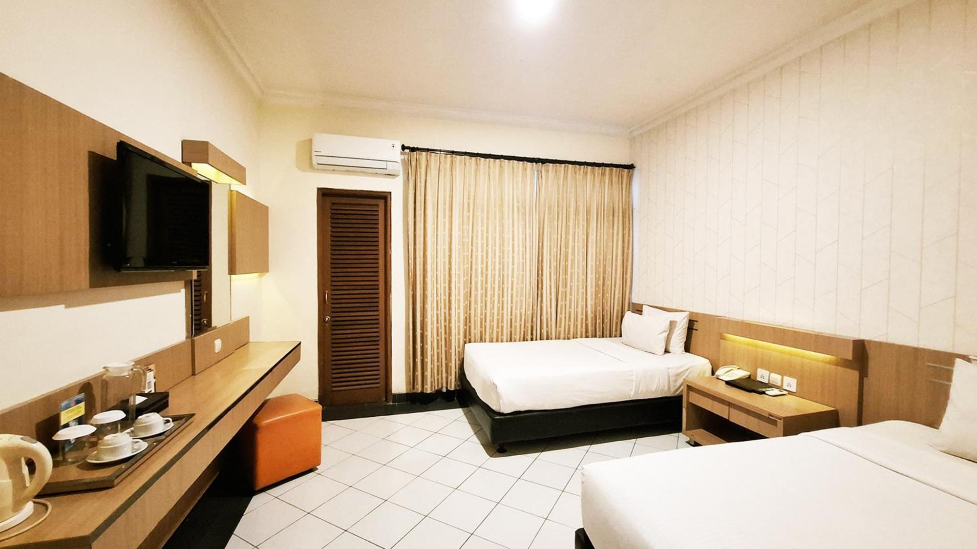 Mmugm Hotel Pakualaman Екстериор снимка