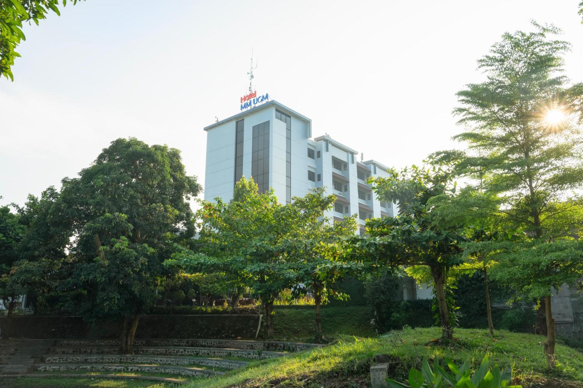 Mmugm Hotel Pakualaman Екстериор снимка