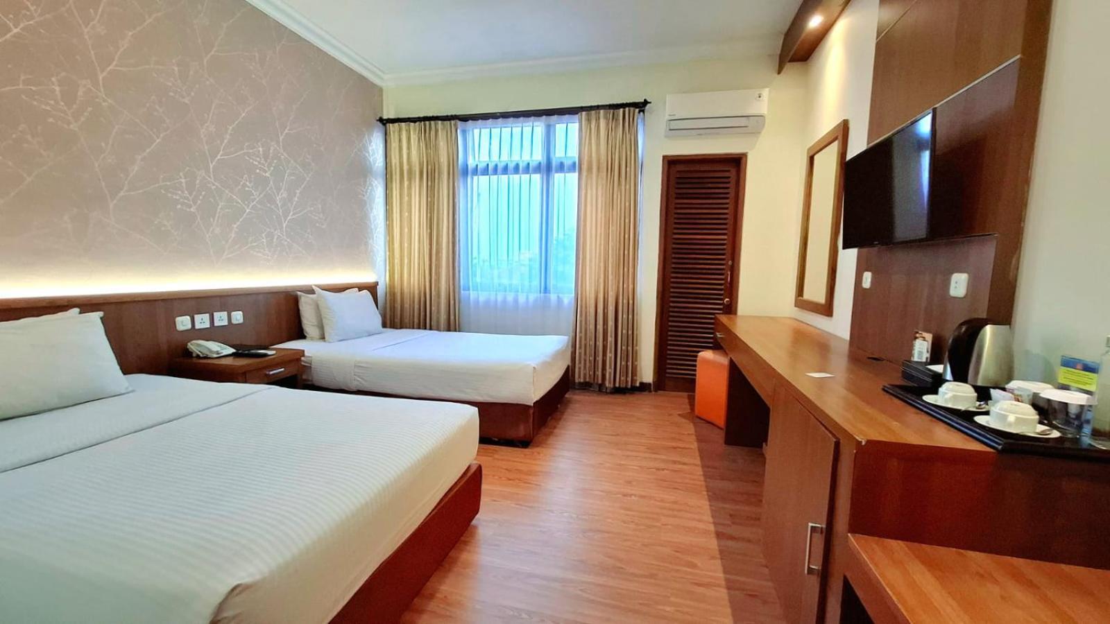 Mmugm Hotel Pakualaman Екстериор снимка